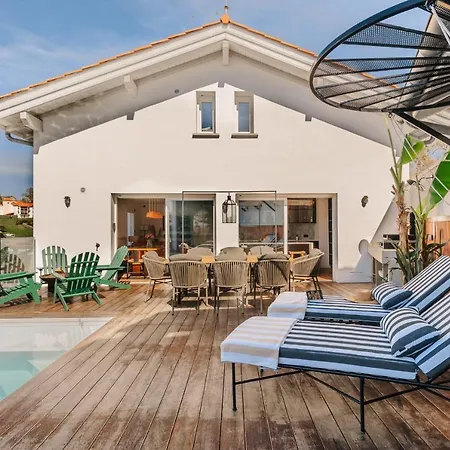 Horizonte With Heated Pool & Jacuzzi Wellness In Villa Biarritz