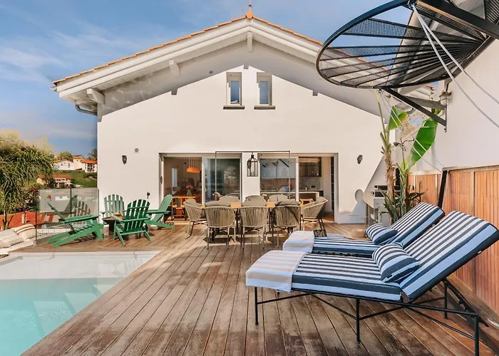 Horizonte With Heated Pool & Jacuzzi Wellness In Villa Biarritz