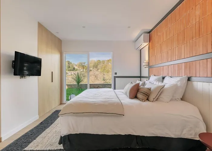 Horizonte With Heated Pool & Jacuzzi Wellness In Villa Biarritz