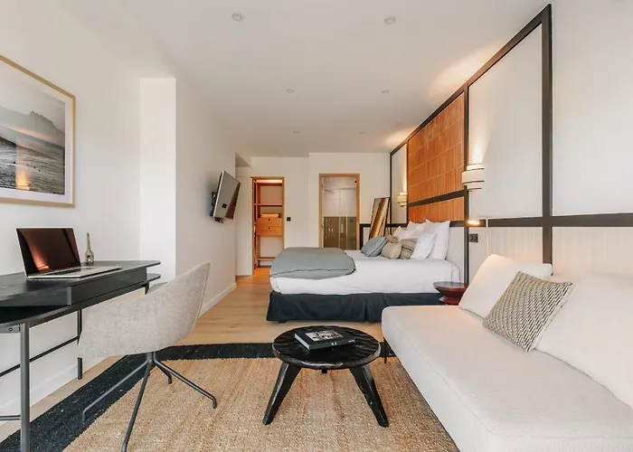 Horizonte With Heated Pool & Jacuzzi Wellness In Villa Biarritz